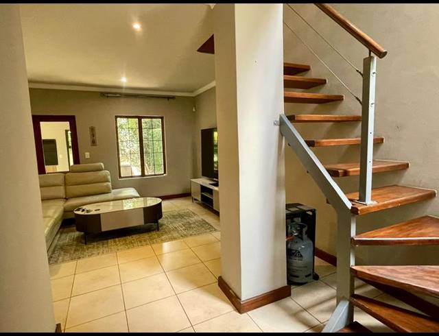 3 BEDROOM PROPERTY TO RENT IN MENLO PARK